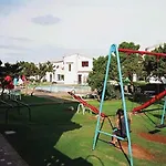 מלון Yucas *